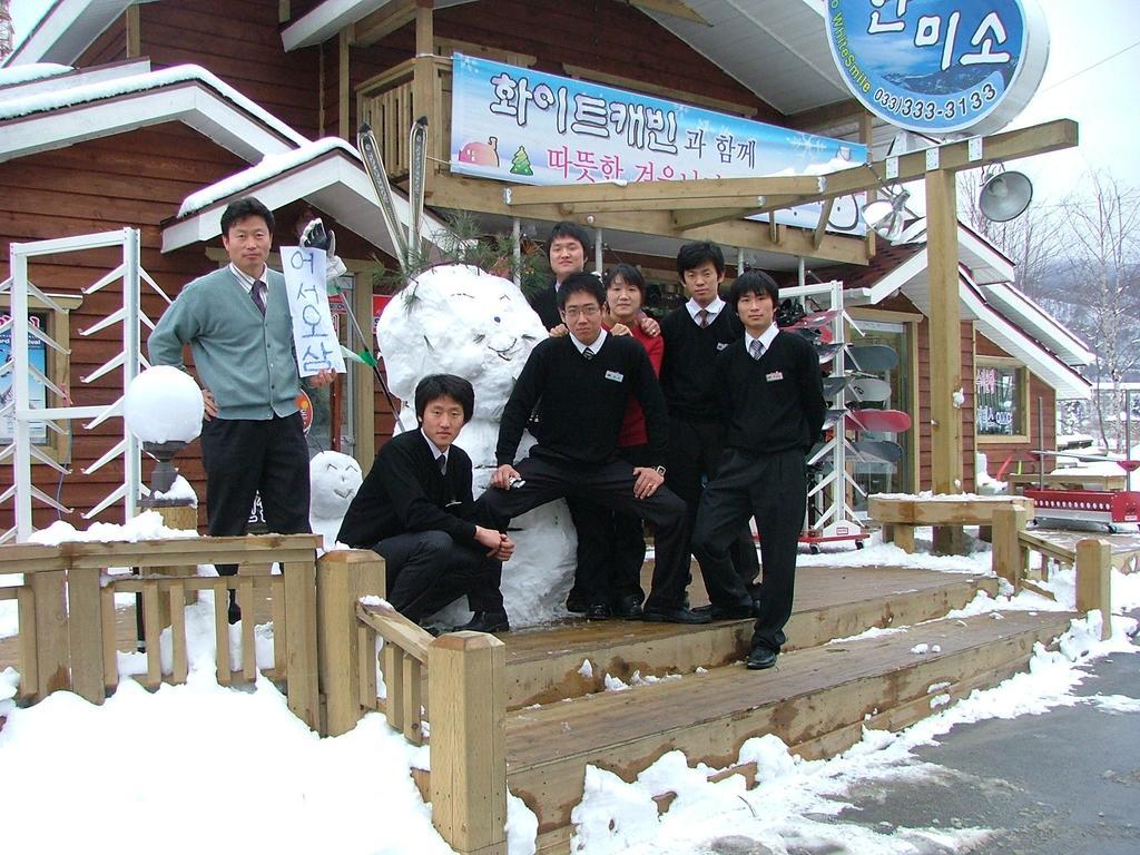 White Cabin Пьончан Екстериор снимка